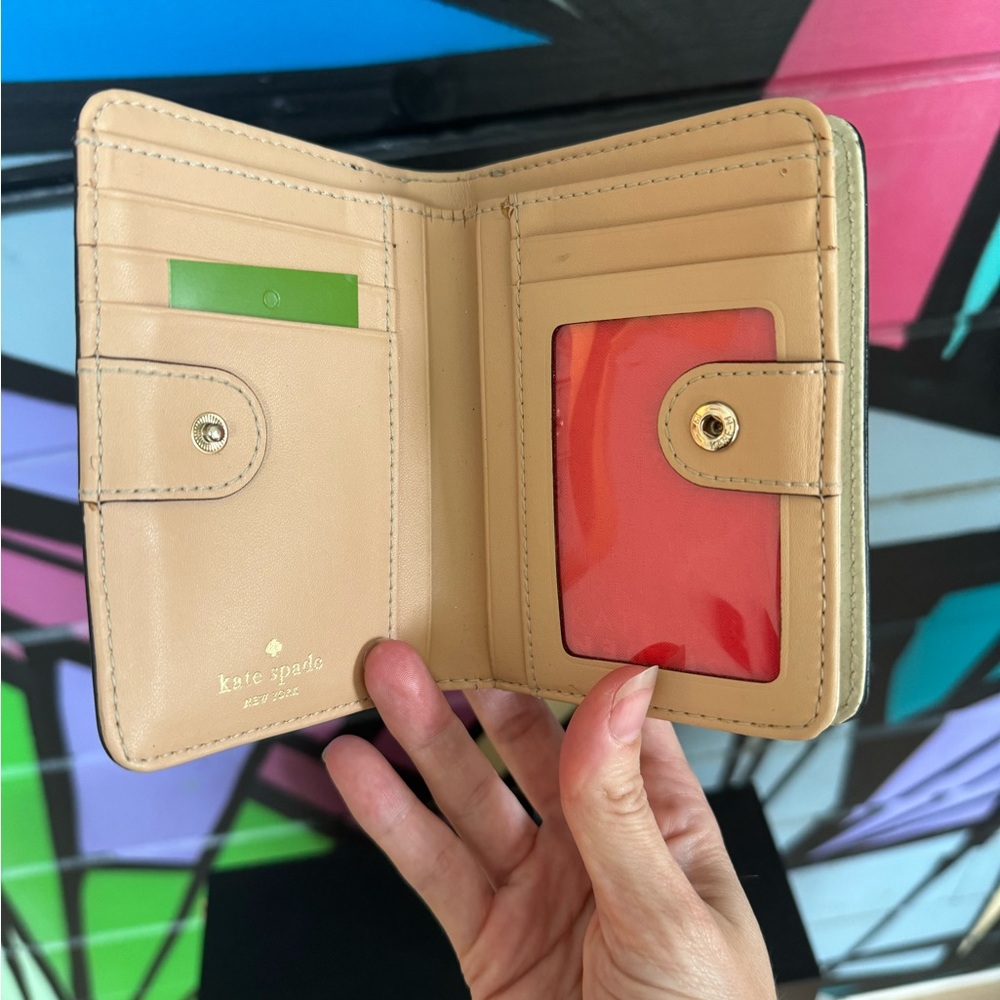 GUC kate Spade Black and Cream bifold wallet, retails $118 - Picture 9 of 10
